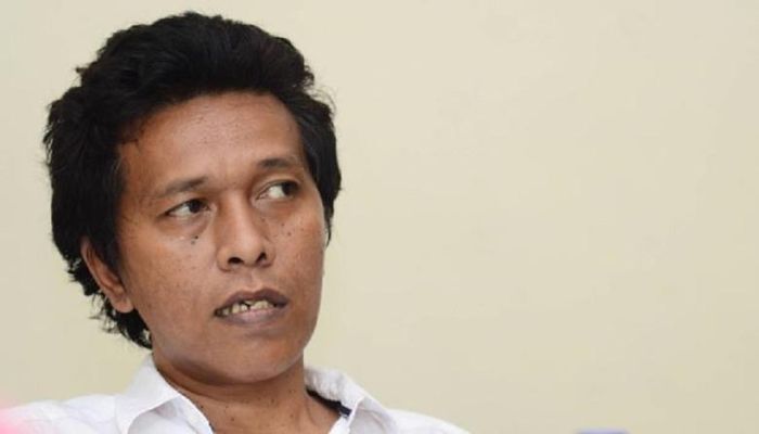 Adian Napitupulu kolaps di pesawat menuju ke Palangkaraya.