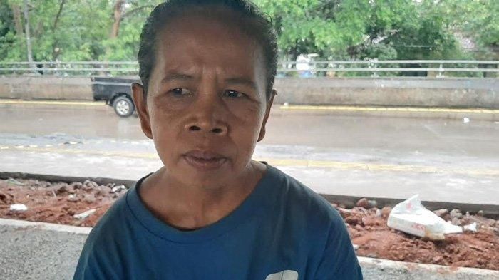 Fitri, pemulung sekitaran Jakarta yang merantau akibat ditipu, Selasa (17/12/2019 