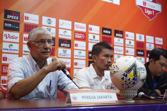 Pelatih dan pemain Persija Jakarta, Edson Tavares serta Ismed Sofyan seusai laga kontra Kalteng Putra, Sabtu (21/12/2019).