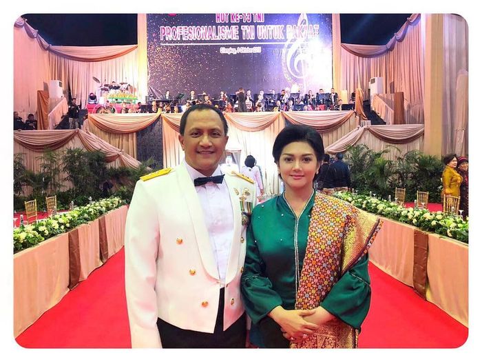 Suaminya Kini Ditunjuk Jadi Komisaris Utama, Intip 5 Gaya Berkelas Bella Saphira Dampingi Agus Surya Bakti Saat Masih Jadi Pejabat TNI