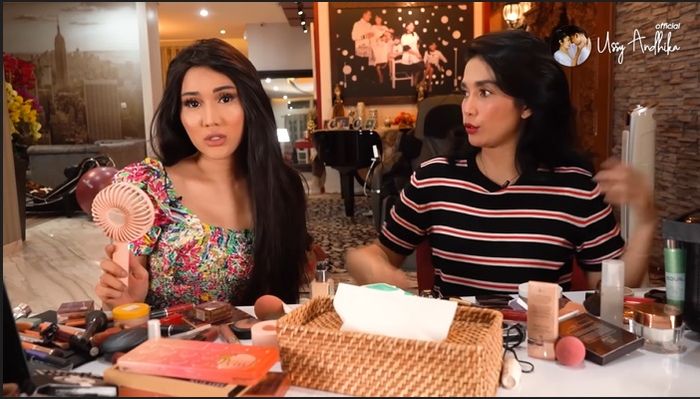 Lucinta Luna saat jadi bintang tamu di YouTube Ussy Sulistiawaty
