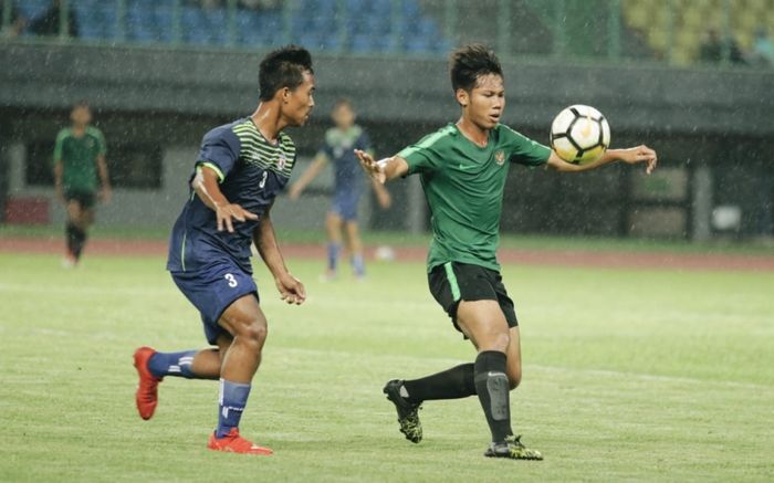 Laga timnas U-16 Indonesia kontra Top Skor Indonesia di Stadion Patriot Chandrabhaga, Kota Bekasi, Senin (23/12/2019)