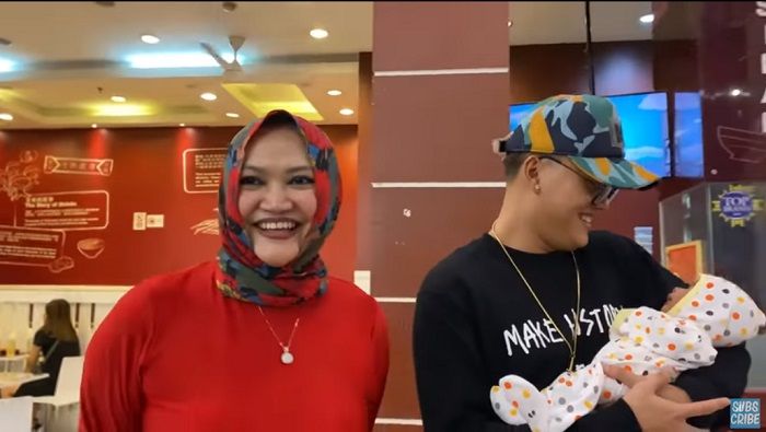 Lina, Rizky Febian, dan anak Lina Bintang