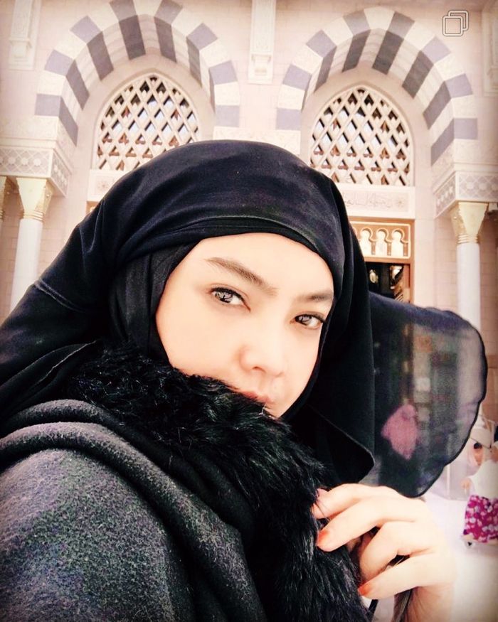 Jadi Istri Wakil Ketua MPR, Penampilan Terbaru Artis Cantik yang Sempat Dijuluki Ratu Iklan Ini Banjir Pujian!