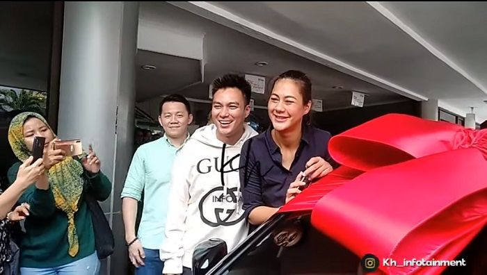 Paula dapat hadiah mobil dari Baim Wong