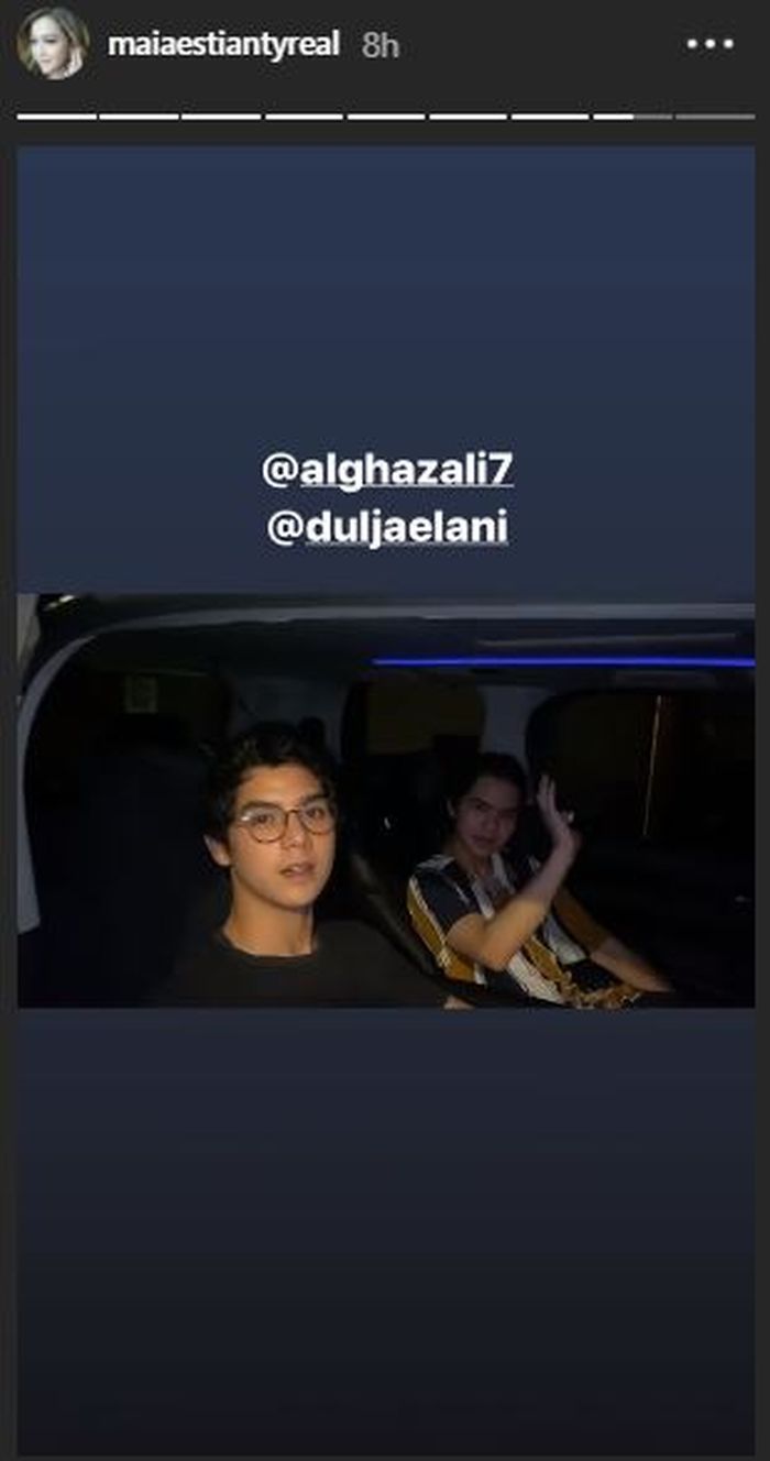 Maia Estianty memberikan salam untuk sang mantan suami lewat Al dan Dul.