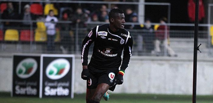 Target transfer Barito Putera asal Kongo, Dore Ferebory, saat bermain untuk klub asal Perancis, SCO Angers.