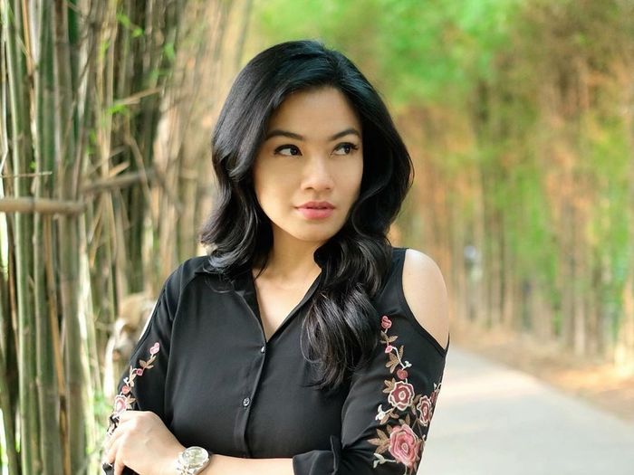 Penampilan Titi Kamal.