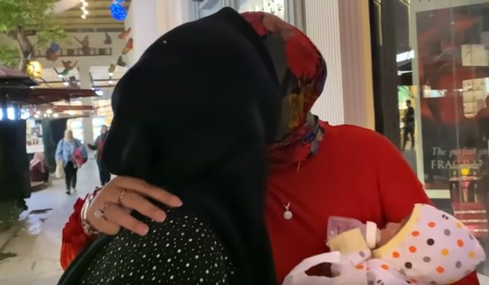 Pertemuan terakhir Putri Delina dan Lina
