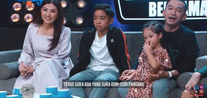 Tangkapan layar Youtube MOP Channel
Ruben Onsu bercerita bahwa Betrand Peto sudah mulai curhat soal wanita.