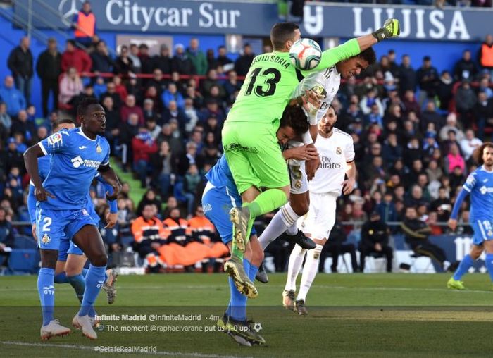 Raphael Varane saat mencetak gol ke gawang Getafe pada laga pekan ke-19 Liga Spanyol, Sabtu (4/1/2020).