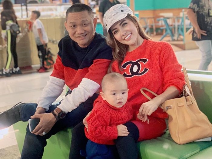 Bella Shofie dan keluarga