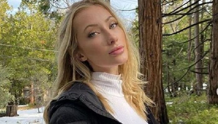 Kaylen Ward, model asal AS yang menawarkan foto bugil bagi mereka yang memberi donasi untuk kebakaran hutan di Australia.