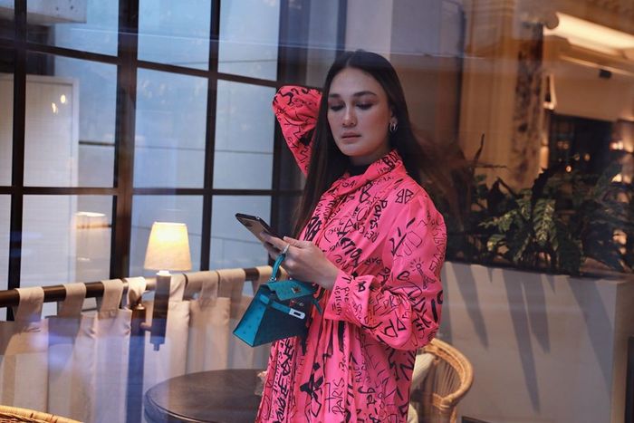 Tampilan terbaru Luna Maya