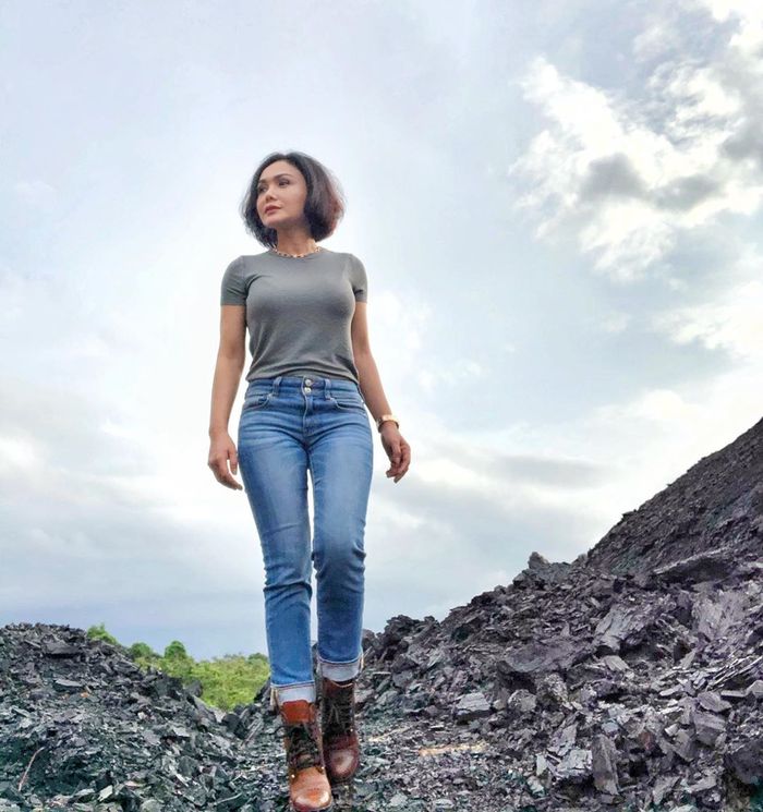Yuni Shara kerap tampil modis dan seksi