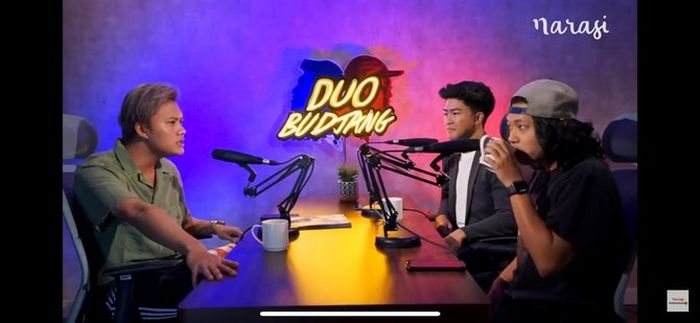 Rizky Febian bercerita tentang masa kecilnya yang sering dipalak pada Duo Budjang YouTube Narasi Entertainment.