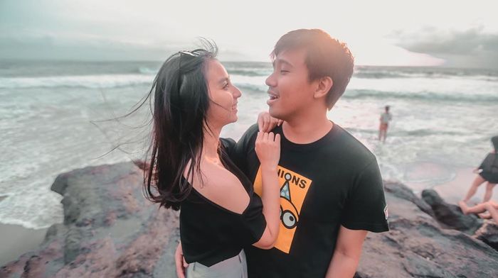 Clairine Clay dan Joshua Suherman