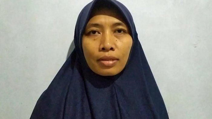 Sri Utami (40) salah satu mantan pengikut organisasi yang dipimpin oleh Totok Santosa Hadiningrat, atau yang kerap dipanggil Sinuhun pemimpin Kerajaan Agung Sejagat (KAS), Selasa (14/1/2020).