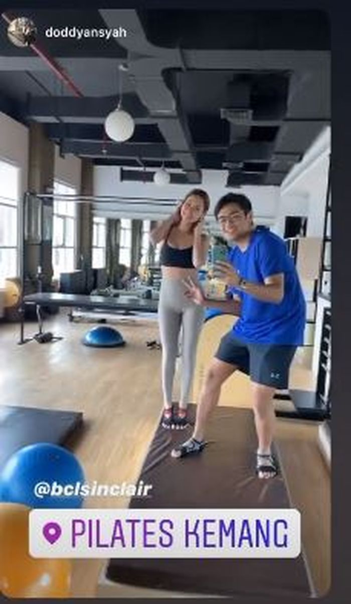 BCL tampil seksi pakai crop top saat asyik berolahraga