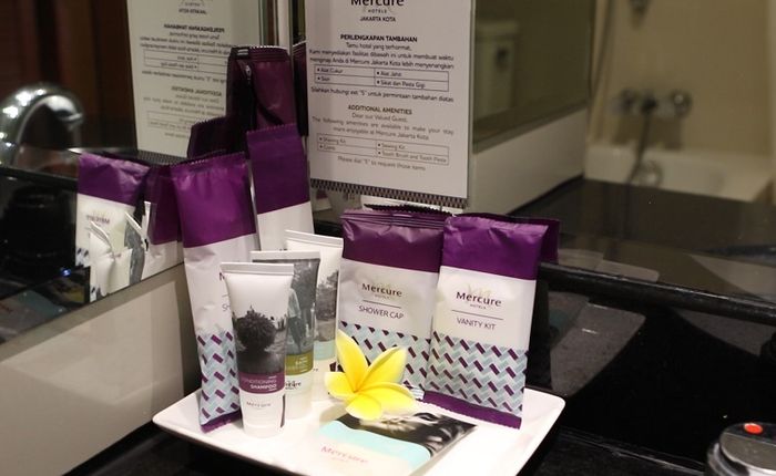 All room types at Mercure Jakarta Kota are equipped with bathtub.