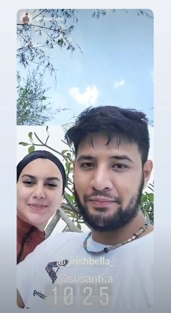 Penampilan Irish Bella dan Ammar Zoni sedang tampak berlibur di Bukukumba, Sulawesi Selatan