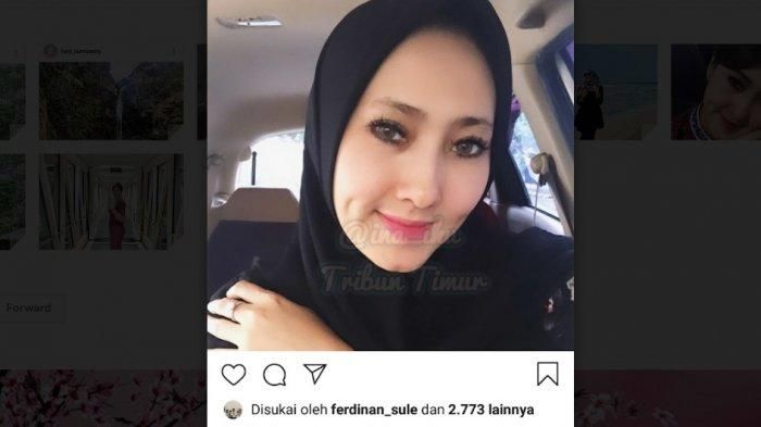 Saat berhijab