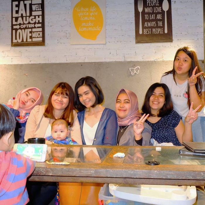 Sinta dan Jojo bertemu teman-teman lamanya 