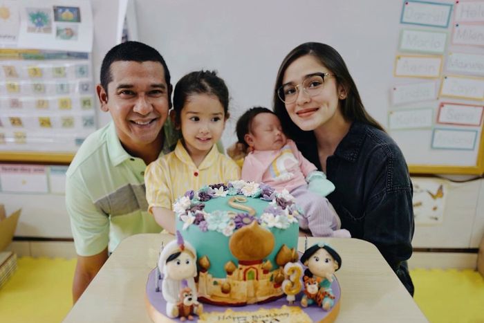 Bikin Nia Ramadhani Kesasar, Rumah Yasmine Wildblood dan Suaminya yang Keturunan Ningrat Ini Kelewat Megah bak Keraton Jawa!