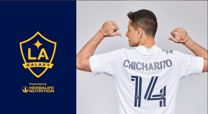 Javier 'Chicharito' Hernandez resmi bergabung dengan klub MLS, La Galaxy.