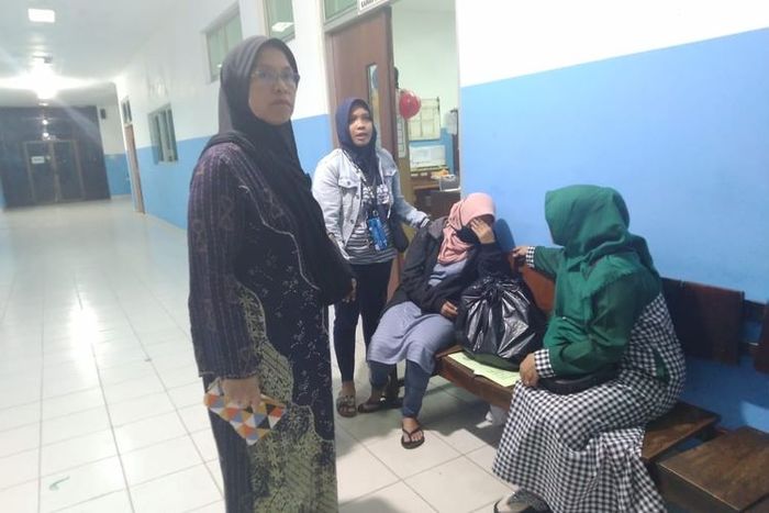 Ibunda Yusuf menangis saat mengetahui jasad putranya ditemukan tanpa kepala