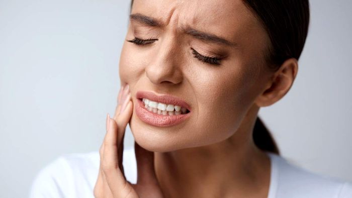Sakit gigi karena sinusitis saat berpuasa.