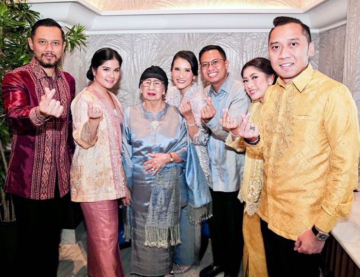 Tampilan Annisa Pohan saat hadiri acara lamaran sepupu