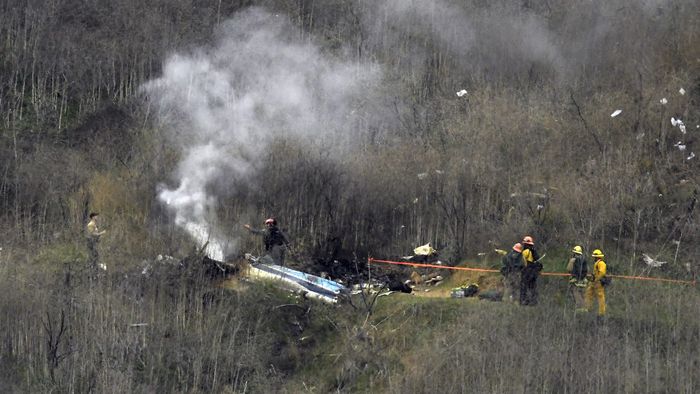 Helikopter yang ditumpangi Kobe Bryant beserta anaknya hangus terbakar.