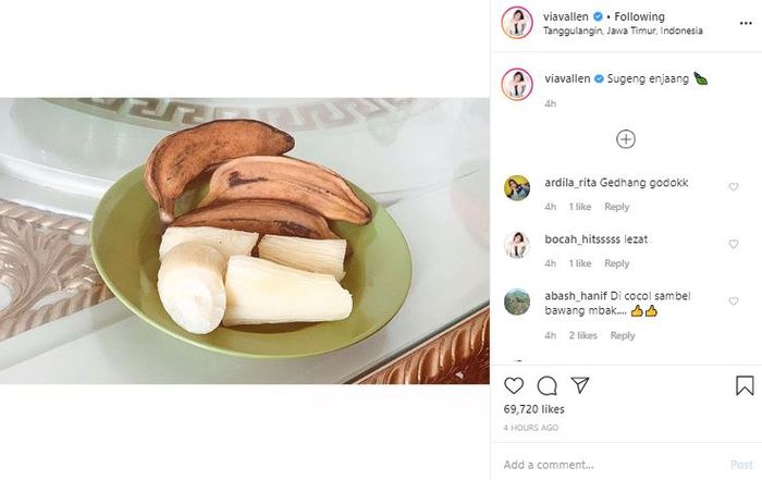 Via Vallen sarapan dengan pisang dan singkong rebus.