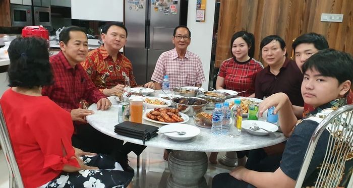 Ahok BTP dan keluarga saat Imlek