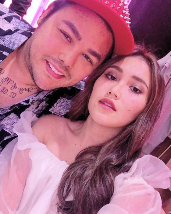 Potret Ayu Ting Ting dan Ivan Gunawan saat asyik selfie bersama