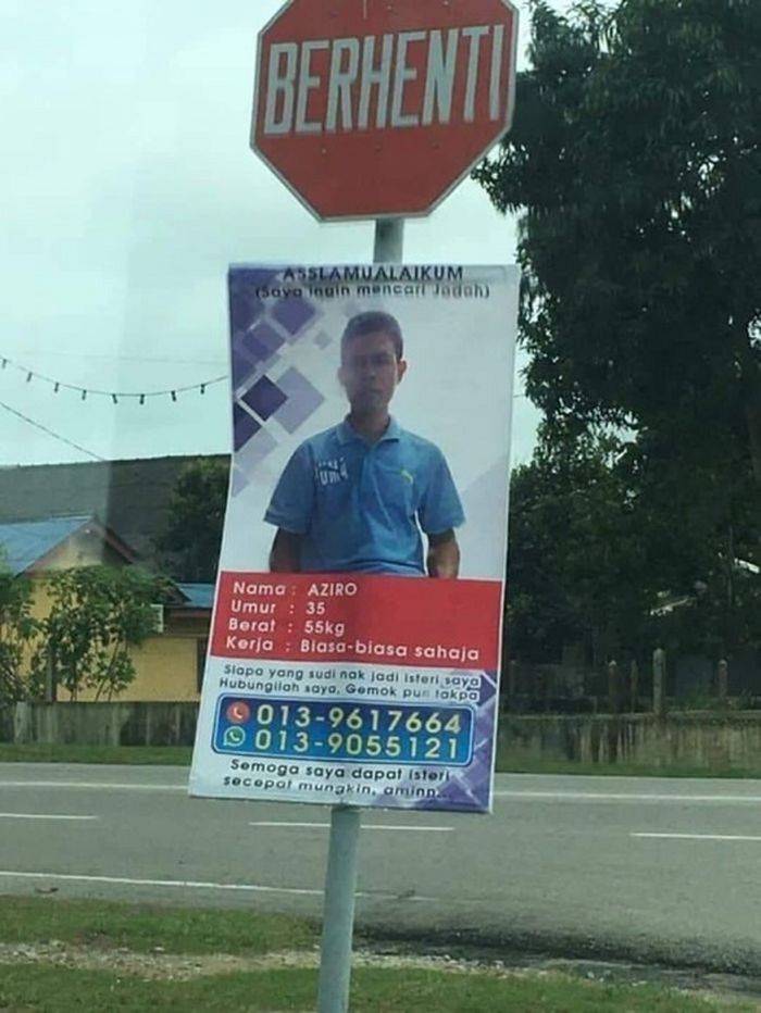 Memasang baliho untuk mencari cinta tampaknya membuahkan hasil bagi Noor Aziro Abdullah.