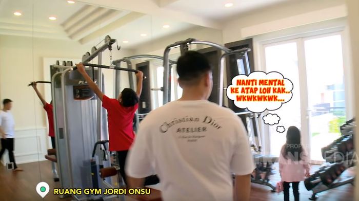 Ruang olahraga di rumah Jordi Onsu