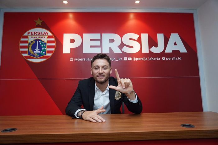 Marc Klok saat diperkenalkan sebagai pemain baru Persija Jakarta di hadapan media, di Kantor Persija, Sabtu (1/2/2020).