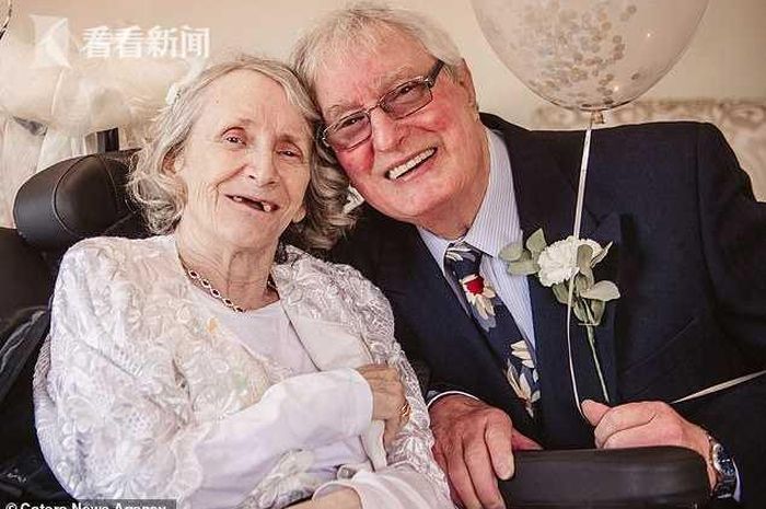 Pernikahan Colin Jones dan Pauline Young yang tertunda selama 43 tahun