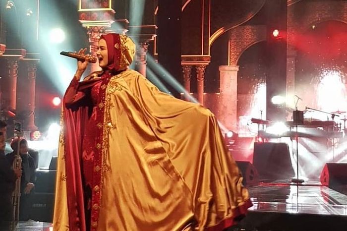 Mulan Jameela saat kembali bernyanyi di atas panggung
