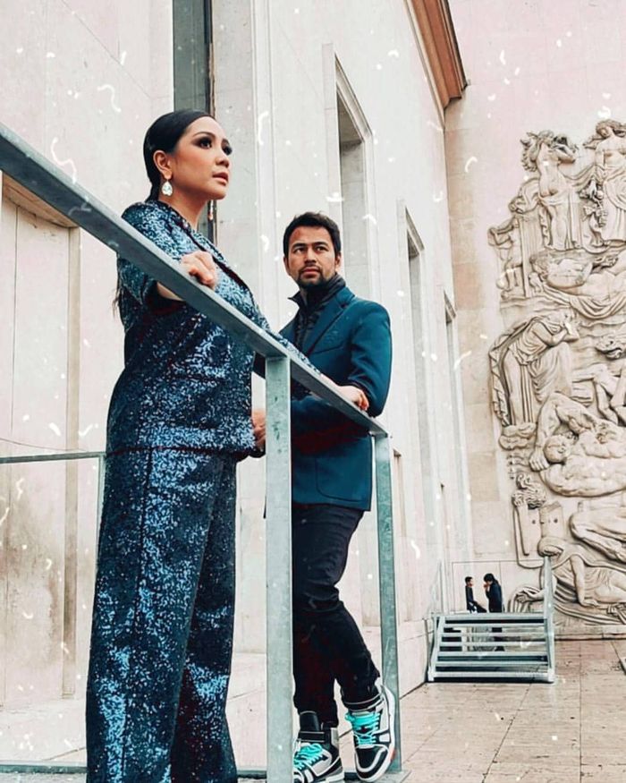 Nagita Slavina tampil bak supermodel saat melakukan sesi pemoretan dengan fotografer ternama Rio Motret di Paris