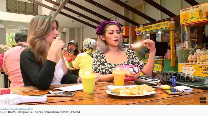 Nia Ramadhani dan Jessica Iskandar di acara ngopi dara