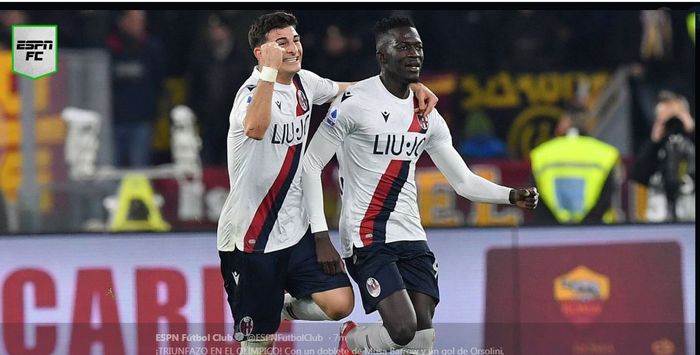 Riccardo Orsolini (kiri) dan Musa Barrow jadi bintang kemenangan Bologna di kandang AS Roma, 7 Februari 2020.