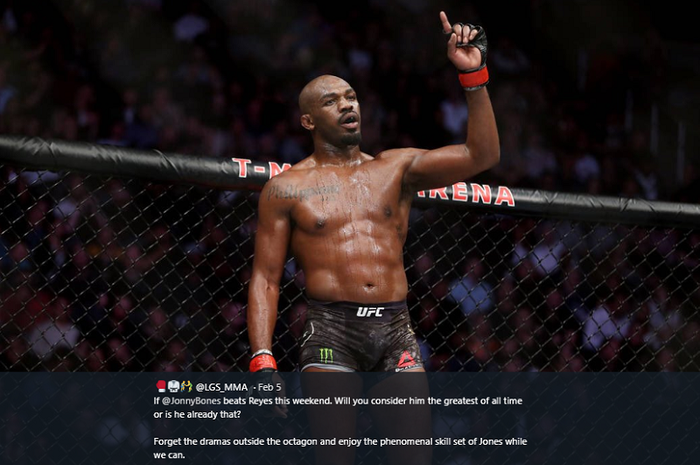 Petarung UFC, Jon Jones, beraksi saat di dalam octagon. Saat ini, Jones tengah bersiap untuk menghadapi Dominick Reyes pada ajang UFC 247 di Toyota Center, Houston, Texas, AS, Minggu (9/2/2020). 