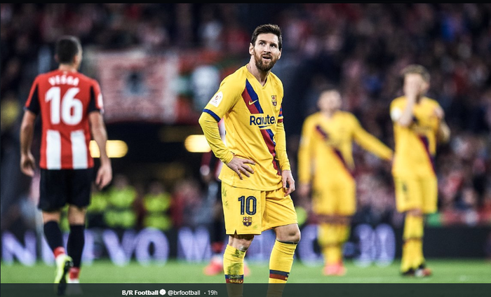 Ekspresi Lionel Messi saat Barcelona kebobolan di menit akhir dalam pertandingan perempat final Copa del Rey melawan Athletic Bilbao, Jumat (7/2/2020).