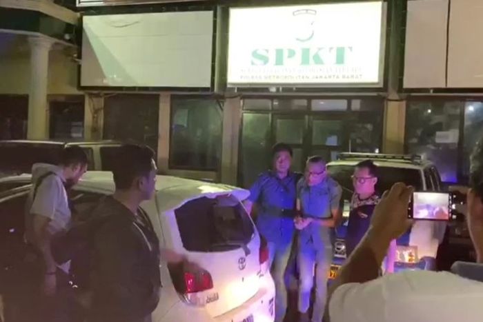 TS ditangkap dan di bawa ke Polres Metro Jakarta Barat pada Sabtu (8/2/2020) dini hari