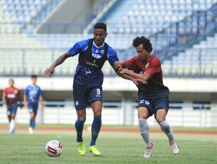 Wander Luiz mencetak dua gol bagi Persib dalam latih tanding kontra PSKC Cimahi, Sabtu (8/2/2020).