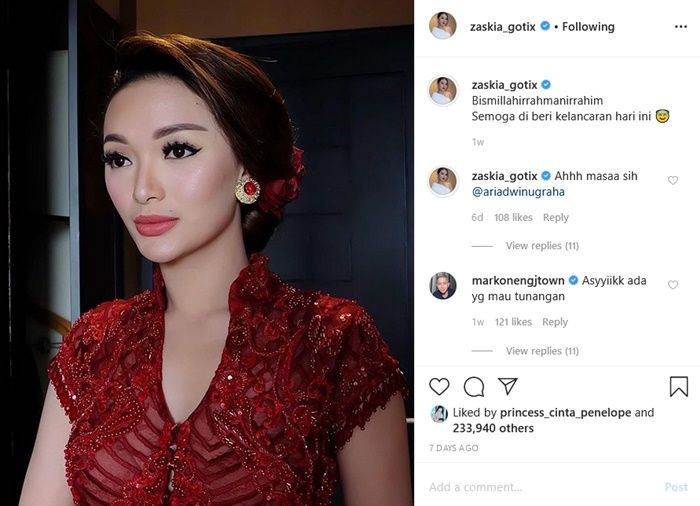 Unggahan Zaskia Gotik