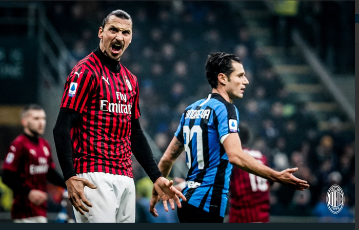 Zlatan Ibrahimovic mencetak gol dan assist untuk AC Milan ke gawang Inter Milan dalam partai Liga Italia di Giuseppe Meazza, 9 Februari 2020.